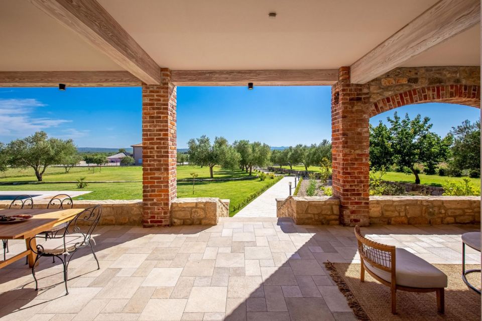 original_1654343140_villa-emilio-dalmatia-croatia-392537929.jpg