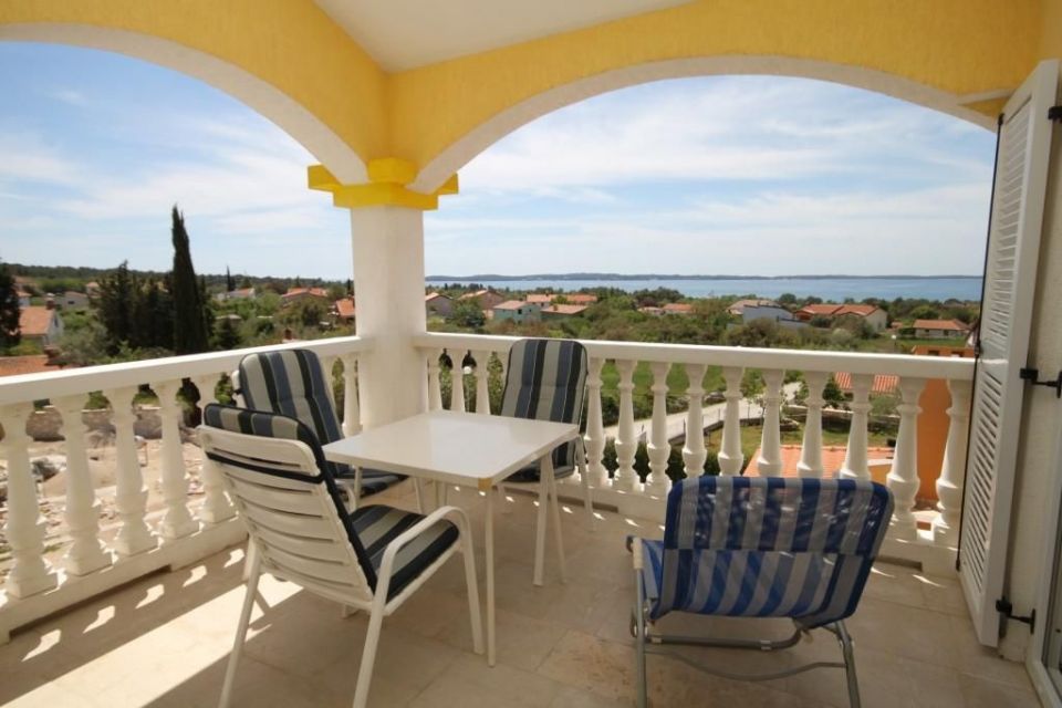 original_1657018901_peroj-room-terrace-1-l-1.jpg