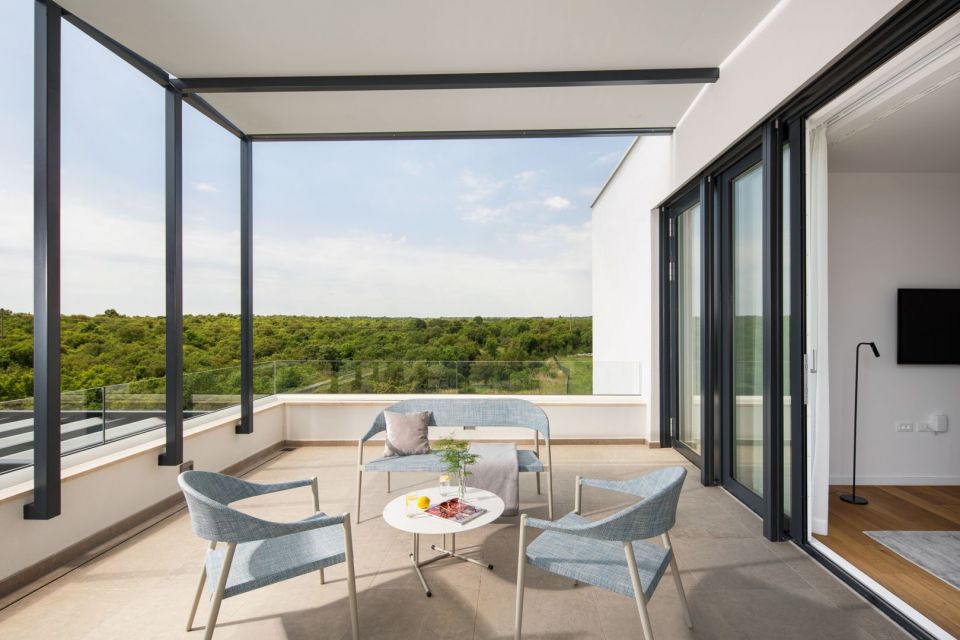 original_1680878460_balcony.jpg