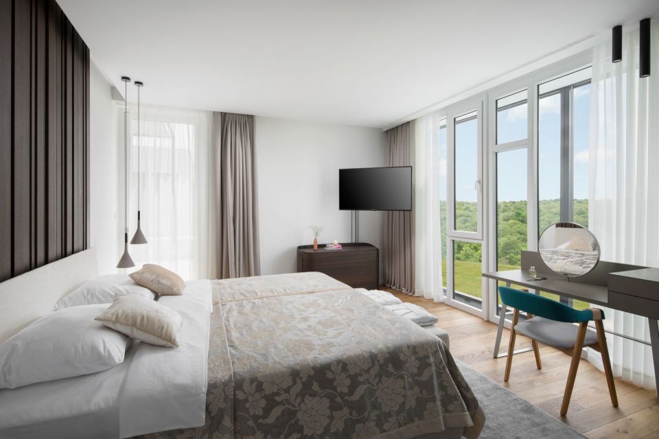 original_1680878479_bedroom-6.jpg