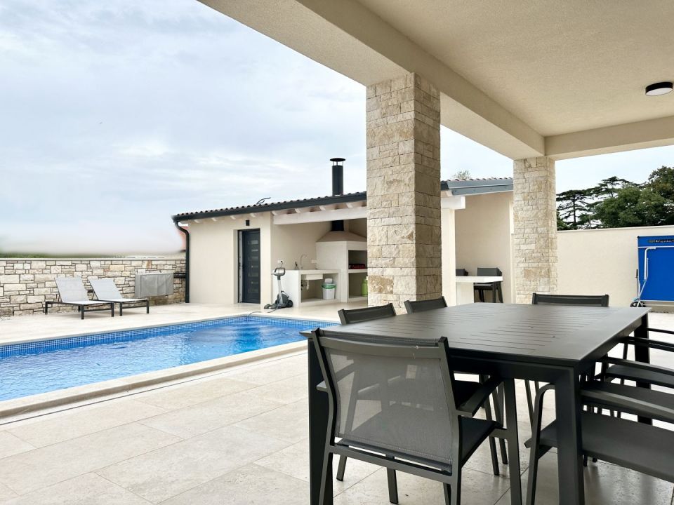 original_1695642909_istria-savudrija-urban-villa-with-pool-and-sea-view-05.jpg