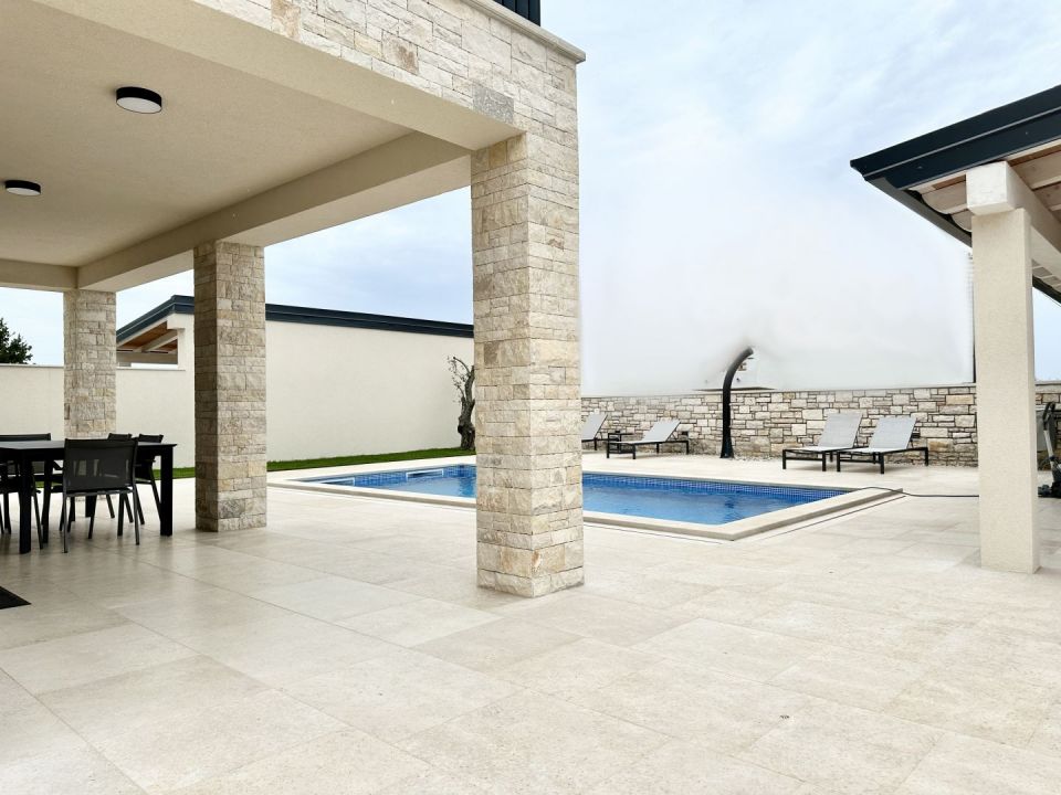 original_1695643321_istria-savudrija-urban-villa-with-pool-and-sea-view-95.jpg