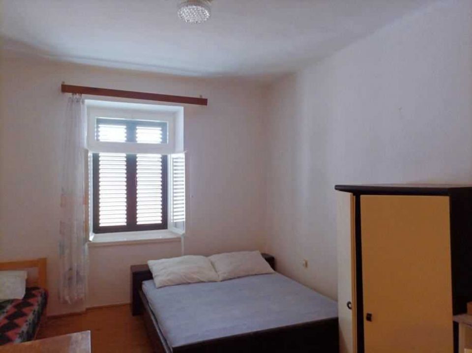 original_1702555192_centar-novalje-samostojeca-kuca-okucnica-spremiste-izdvojeni-apartman-slika.jpg