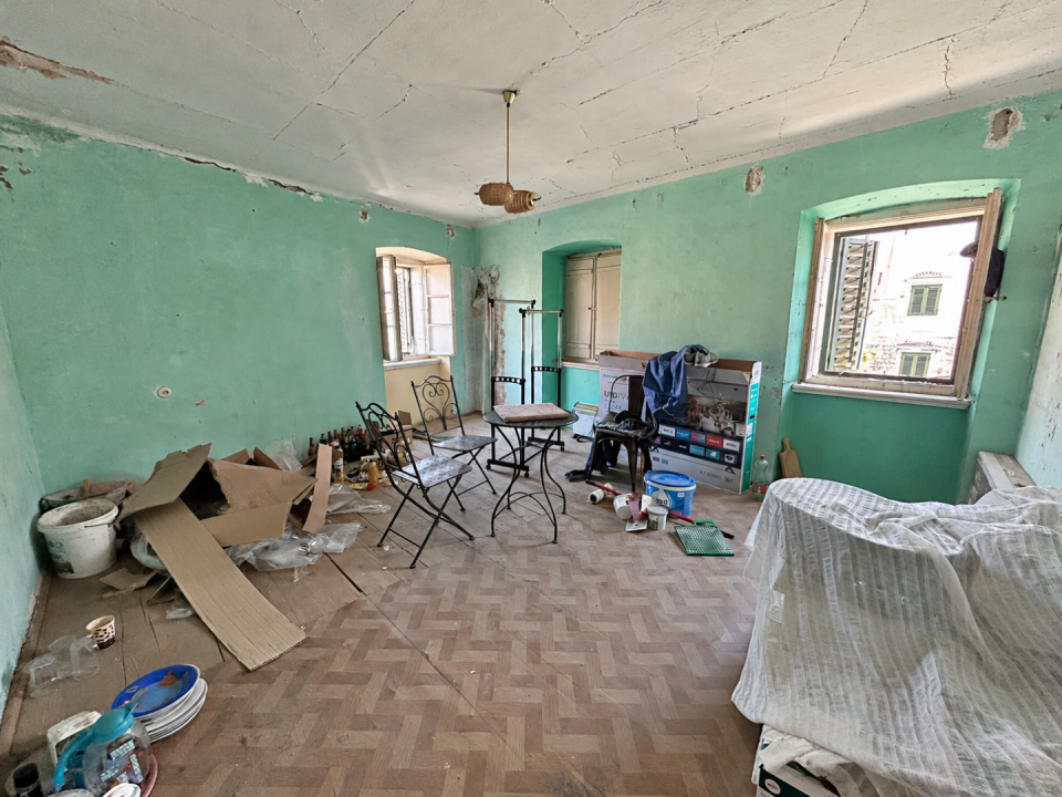 original_1792257676_sunlit-mint-green-renovation-room.png