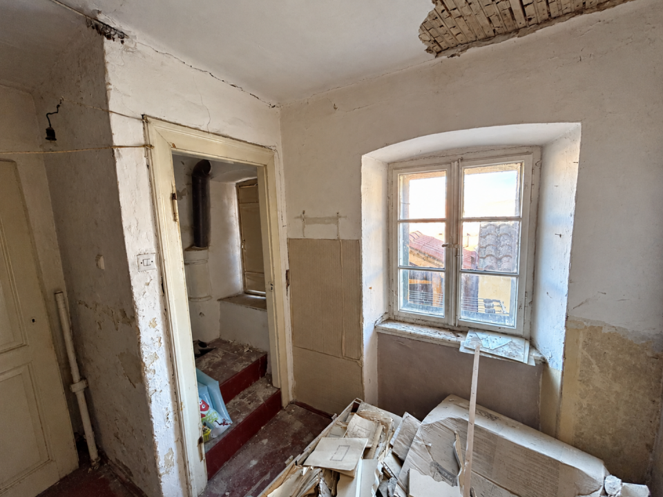original_1792257681_sunlit-room-under-renovation.png
