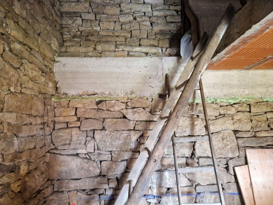 original_1708977049_istra-kamena-kuca-za-adaptaciju-prodaja-1.jpg