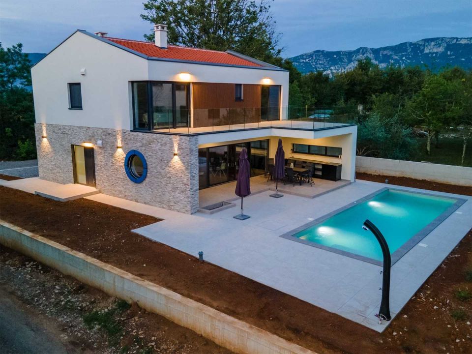 original_1755780650_istra-labin-suvremeno-dizajnirana-kuca-s-bazenom-3.jpg