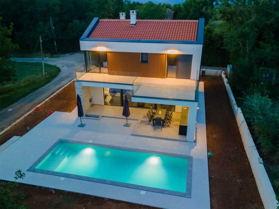 original_1755780653_istra-labin-suvremeno-dizajnirana-kuca-s-bazenom-4.jpg