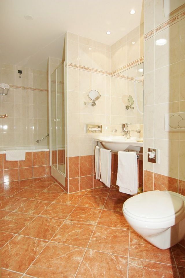 original_1643317148_bathroom-suite.jpg