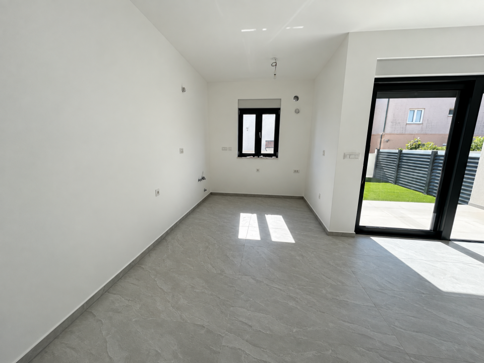 original_1791188636_sunlit-empty-modern-interior-with-patio-views.png