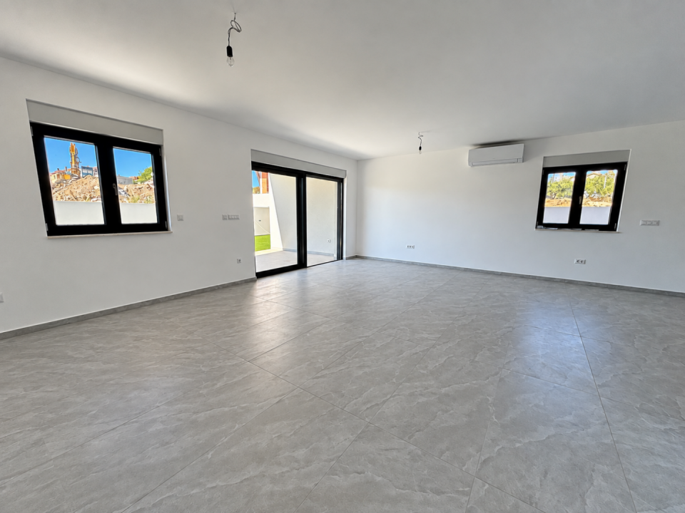 original_1790936228_bright-empty-modern-interior.png