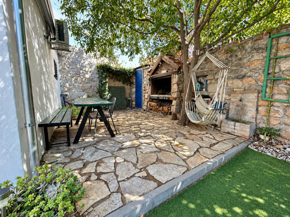 original_1790929364_sunlit-mediterranean-courtyard-patio.png