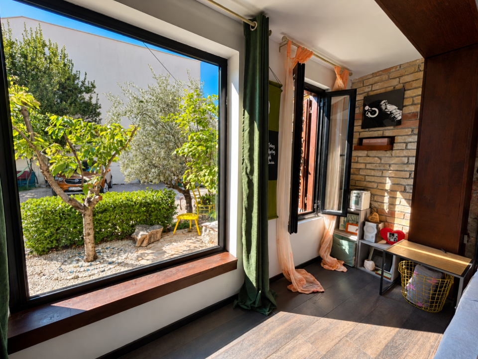 original_1790929436_sunny-modern-rustic-garden-retreat.png