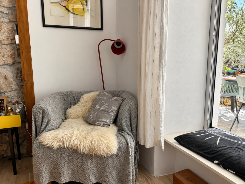 original_1790929440_cozy-reading-nook-by-the-patio.png