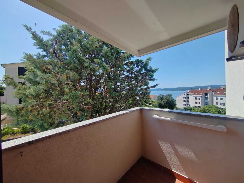 original_1749135982_stan_crikvenica_hrusta_pogled_more_balkoni_namjesteno.jpg