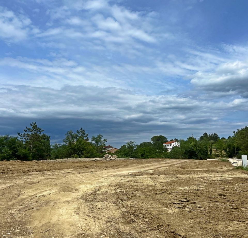 original_1688597812_istra-motovun-gradevinsko-zemljiste-prodaja-1.jpg