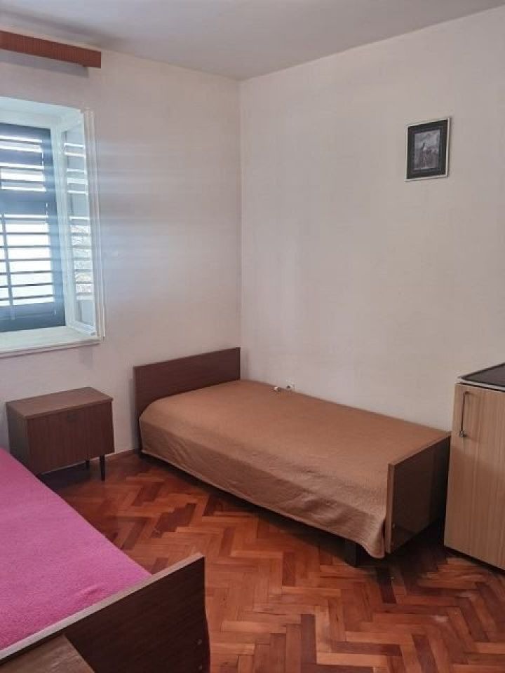 original_1702555201_centar-novalje-samostojeca-kuca-okucnica-spremiste-izdvojeni-apartman-slika.jpg