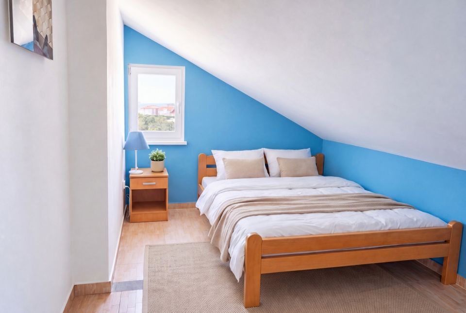 original_1790251811_12_attic_bedroom.jpg