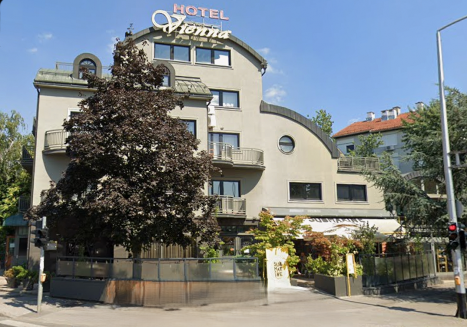 original_1765534322_hotel-viena-1.png