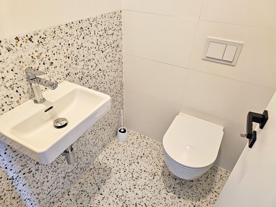 original_1778163859_rab-barbat-luxury-apartment-seaview-33.jpg