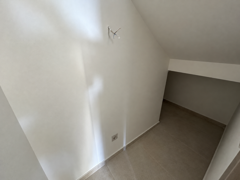original_1792006865_minimalist-alcove-with-exposed-wiring-1.png