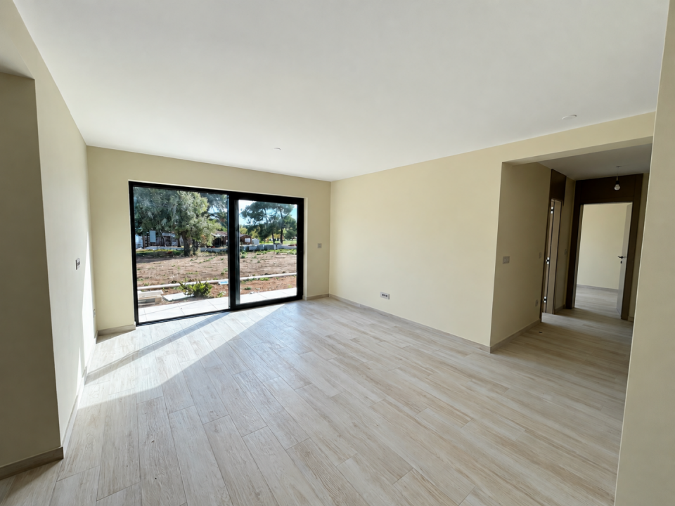 original_1792007063_bright-minimalist-room-with-patio-view-1.png