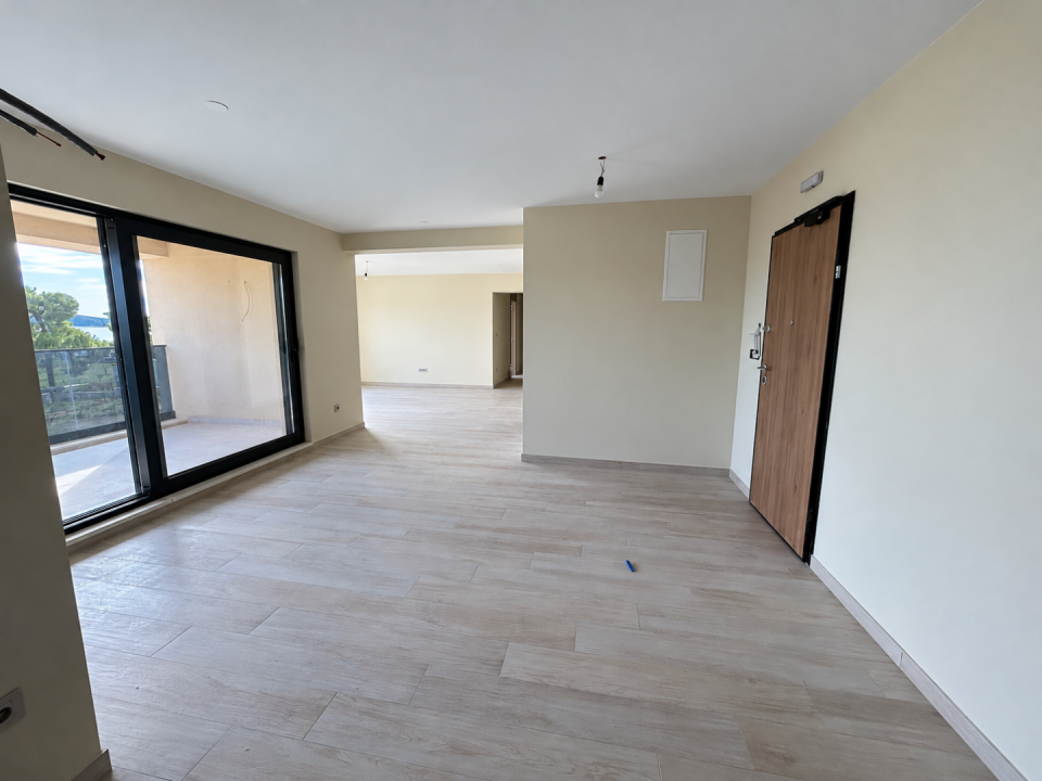original_1792007257_bright-minimalist-apartment-interior.png