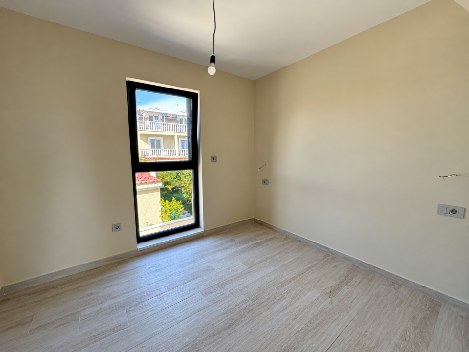 original_1792007274_freshly-finished-minimal-room.png