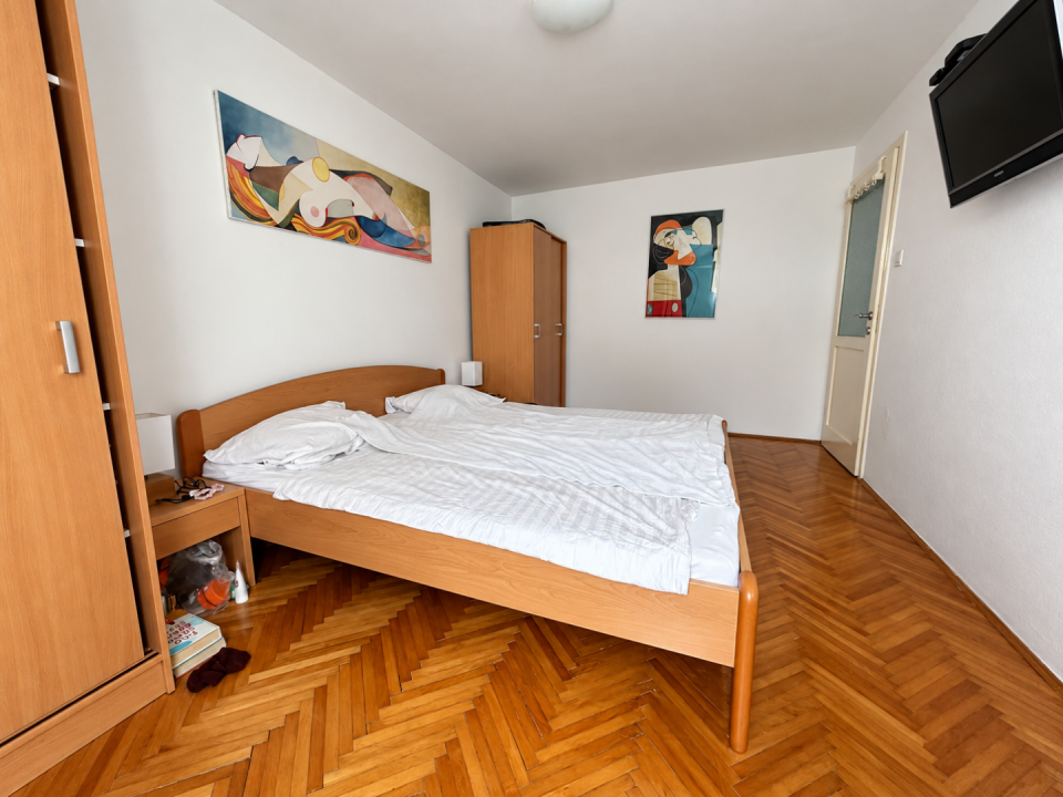 original_1791203928_crisp-minimalist-bedroom-interior.png