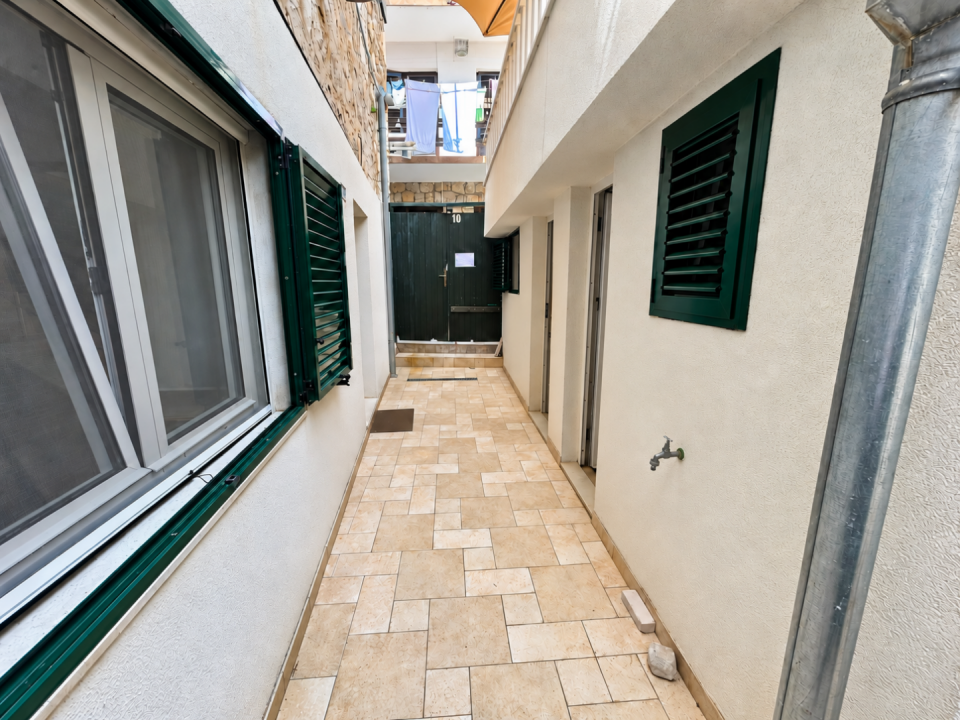 original_1791204188_mediterranean-courtyard-passageway-1.png